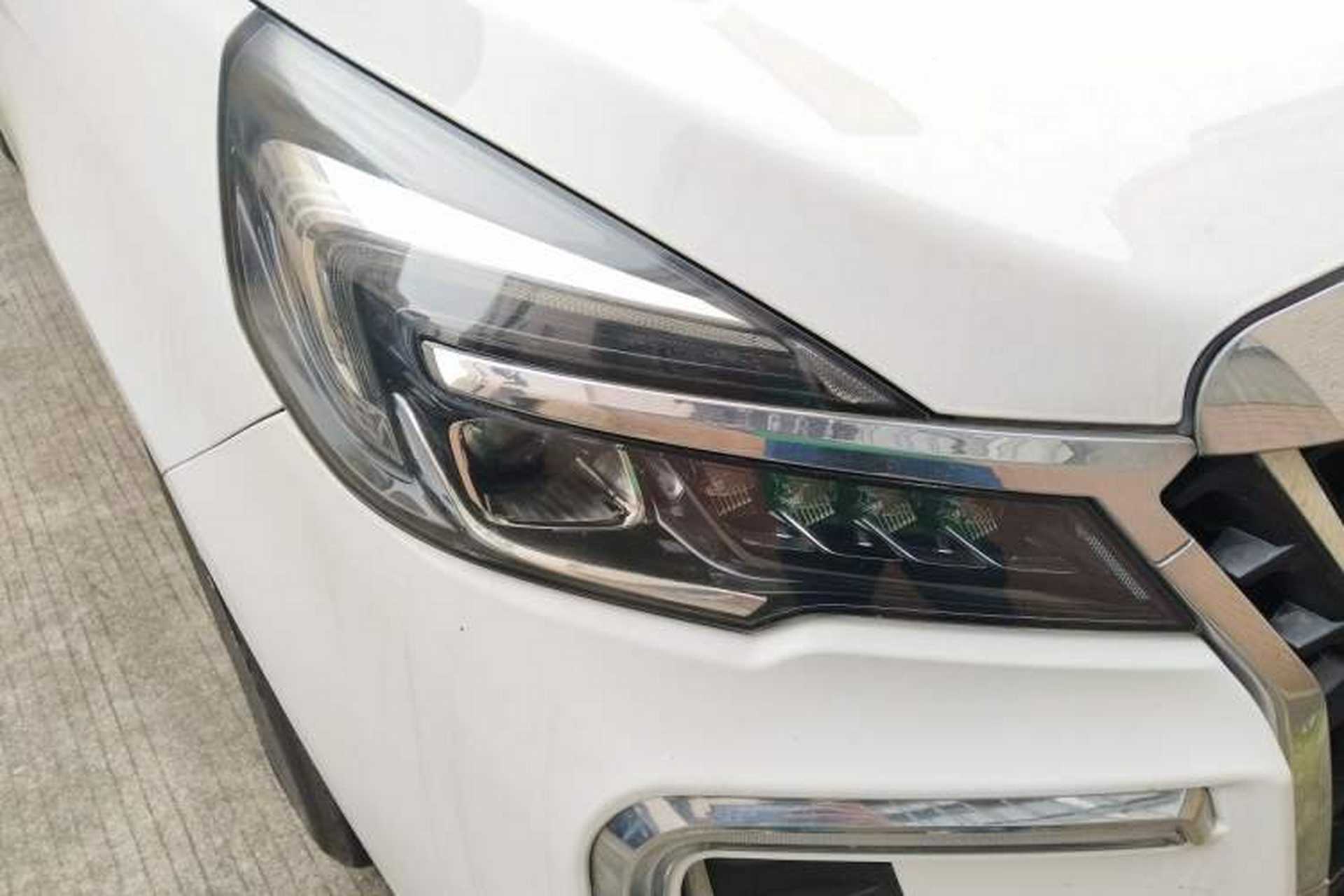 Used Buick GL8 2022 Land Cruiser Executive Class 652T Comfort Model Right Front Headlight