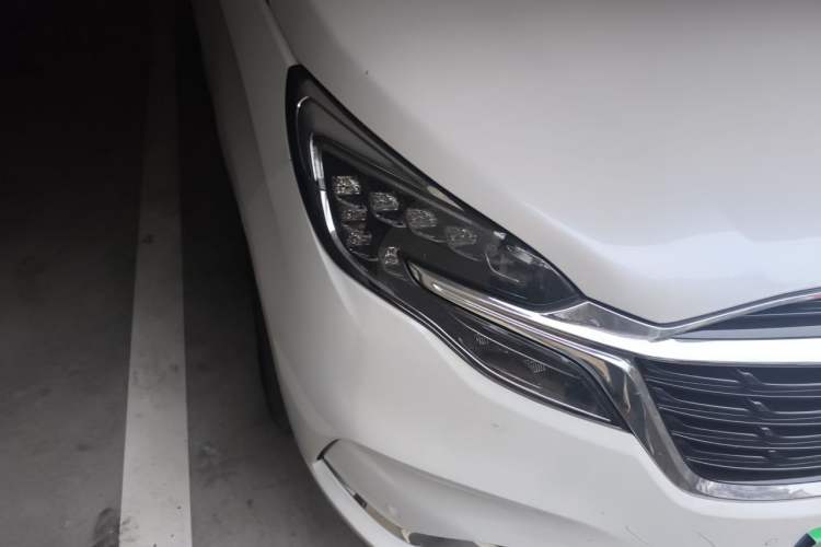 Used Buick GL8 2022 ES Land Cruiser 653T Luxury Model Right Front Headlight
