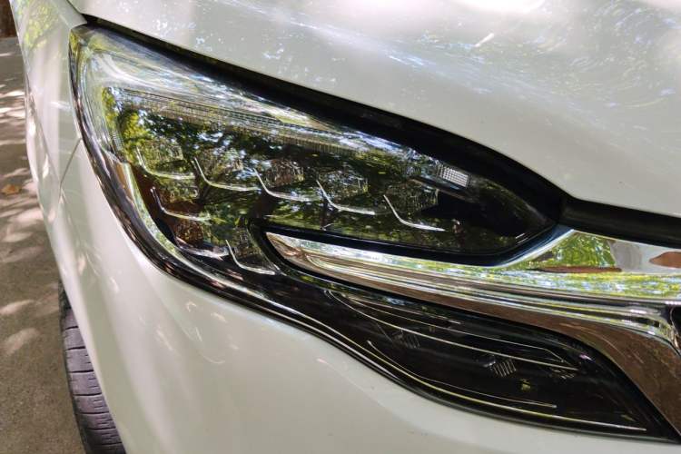 Used Buick GL8 2022 ES Landtrek 653T Comfort Edition Right Front Headlight