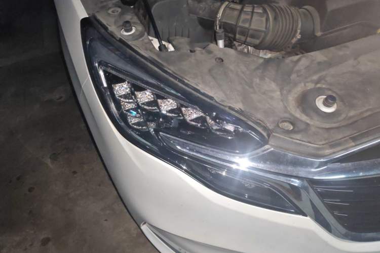 Used Buick GL8 2022 ES Landtrek 653T Luxury Edition Right Front Headlight