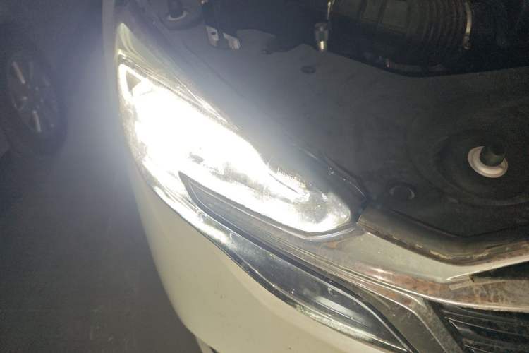 Used Buick GL8 2022 ES Landtrek 653T Luxury Edition Right Front Headlight