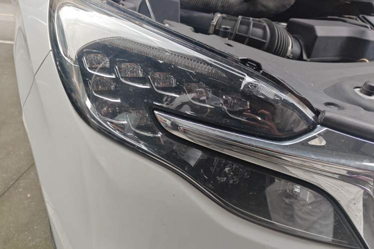 Used Buick GL8 2022 ES Landtrek 653T Comfort Edition Right Front Headlight