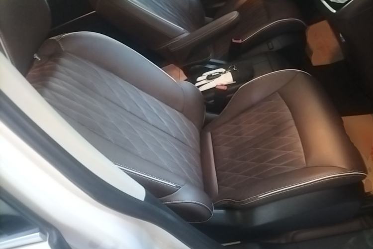 Used Buick GL8 2022 Land Business Class 652T Luxury Model Right Front Seat