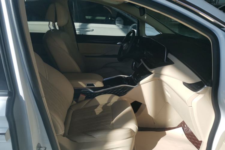 Used Buick GL8 2022 ES Landtrek 653T Smart Flagship Model Right Front Seat