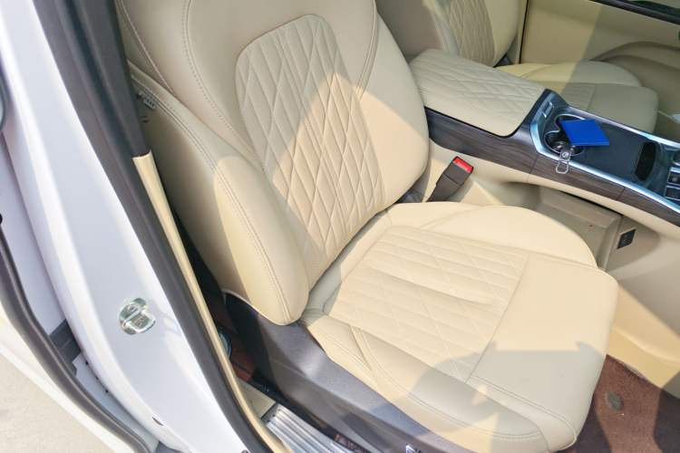 Used Buick GL8 2022 ES Land Cruiser 653T Luxury Model Right Front Seat