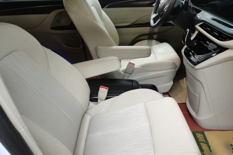Used Buick GL8 2022 ES Landtrek 653T Comfort Edition Right Front Seat
