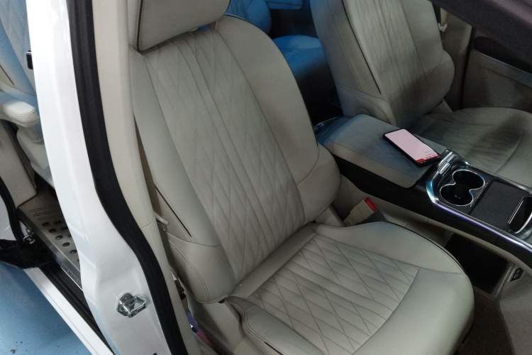 Used Buick GL8 2022 Land Business Class 652T Luxury Model Right Front Seat