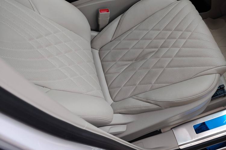 Used Buick GL8 2022 ES Landtrek 653T Comfort Edition Right Front Seat