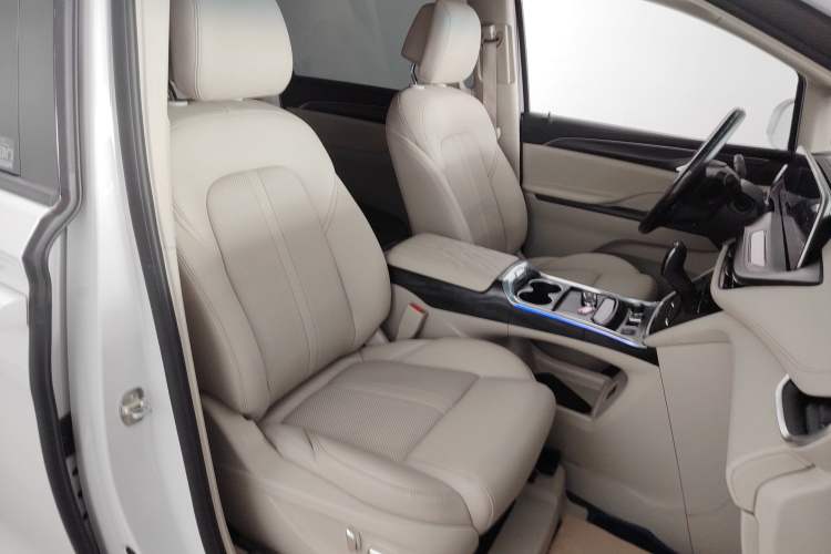 Used Buick GL8 2022 ES Landtrek 653T Comfort Edition Right Front Seat