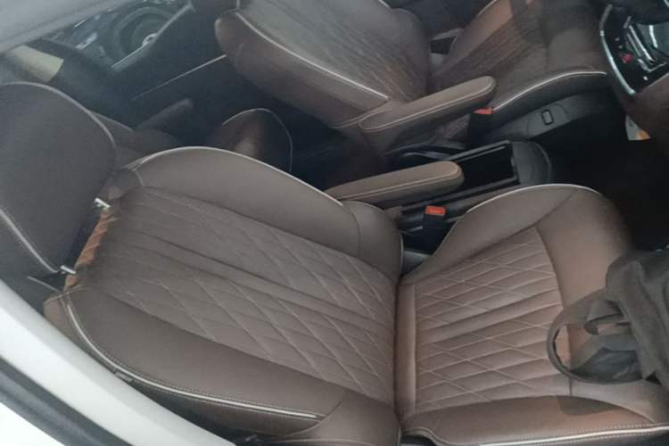 Used Buick GL8 2022 Land Business Class 652T Luxury Model Right Front Seat