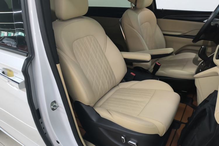 Used Buick GL8 2022 ES Land Cruiser 653T Luxury Model Right Front Seat