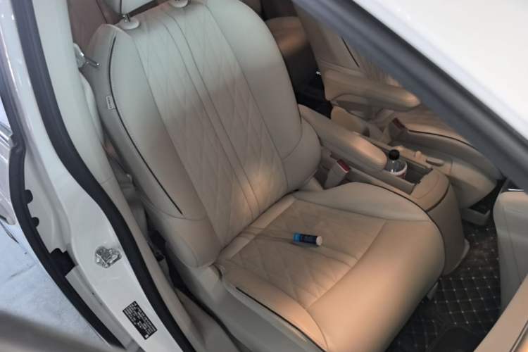 Used Buick GL8 2022 Land Executive Class 652T Prestige Model Right Front Seat