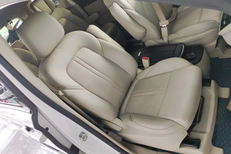 Used Buick GL8 2022 ES Landtrek 653T Comfort Edition Right Front Seat