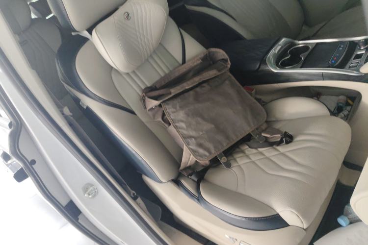 Used Buick GL8 2022 ES Landtrek 653T Comfort Edition Right Front Seat