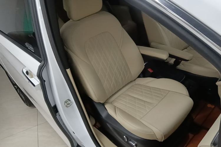 Used Buick GL8 2022 ES Land Cruiser 653T Luxury Model Right Front Seat