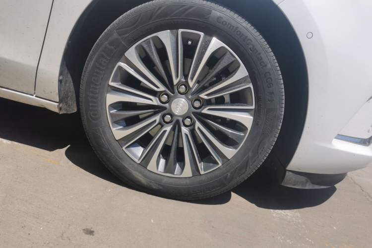 Used Buick GL8 2022 ES Land Cruiser 653T Luxury Model Right Front Wheel Hub