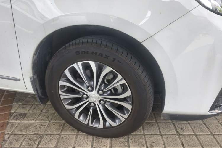 Used Buick GL8 2022 Land Business Class 652T Luxury Model Right Front Wheel Hub