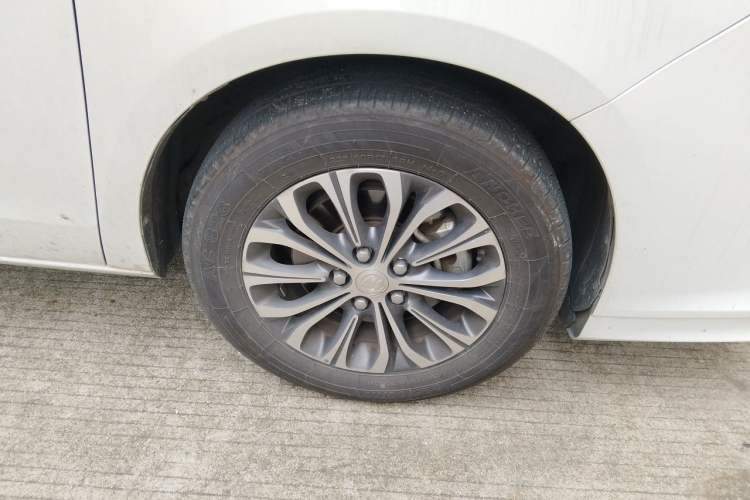 Used Buick GL8 2022 Land Cruiser Executive Class 652T Comfort Model Right Front Wheel Hub