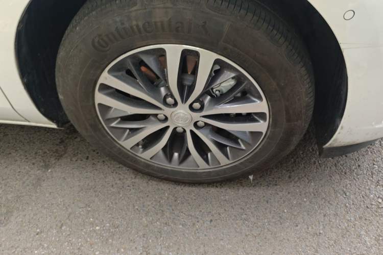 Used Buick GL8 2022 ES Landtrek 653T Luxury Edition Right Front Wheel Hub