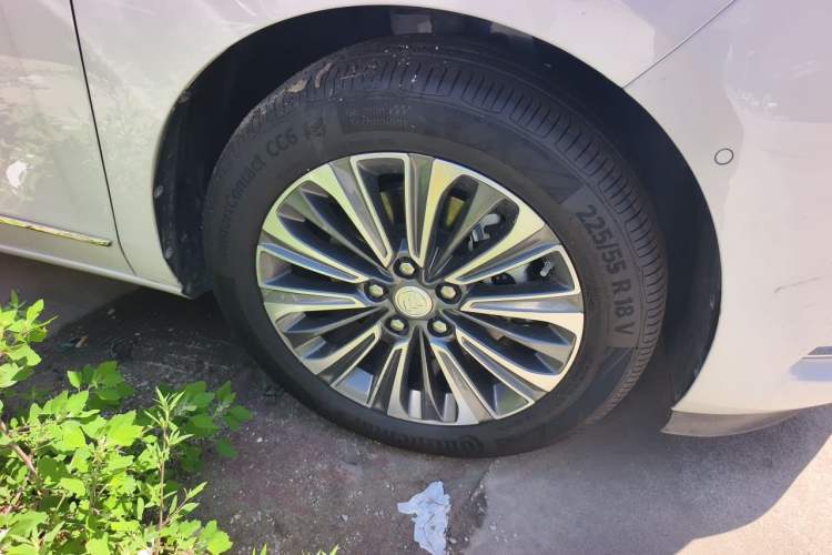 Used Buick GL8 2022 ES Landtrek 653T Flagship Model Right Front Wheel Hub