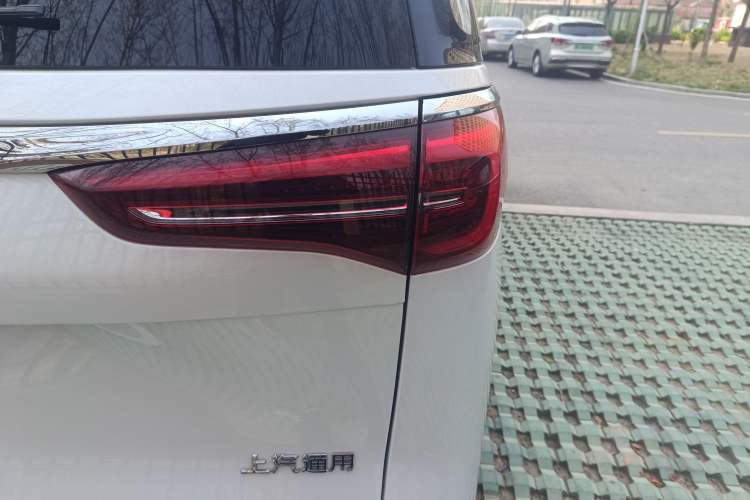 Used Buick GL8 2022 ES Landtrek 653T Luxury Edition Right Rear Taillight
