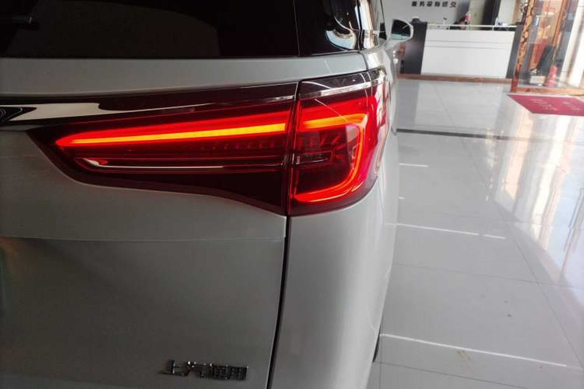 Used Buick GL8 2022 ES Land Cruiser 653T Luxury Model Right Rear Taillight