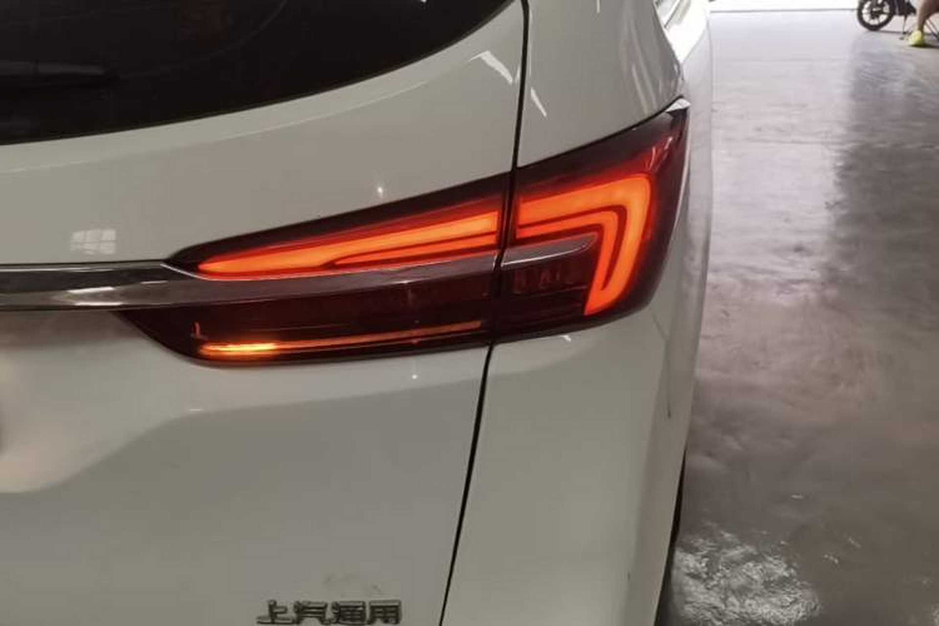 Used Buick GL8 2022 Land Cruiser Executive Class 652T Comfort Model Right Rear Taillight
