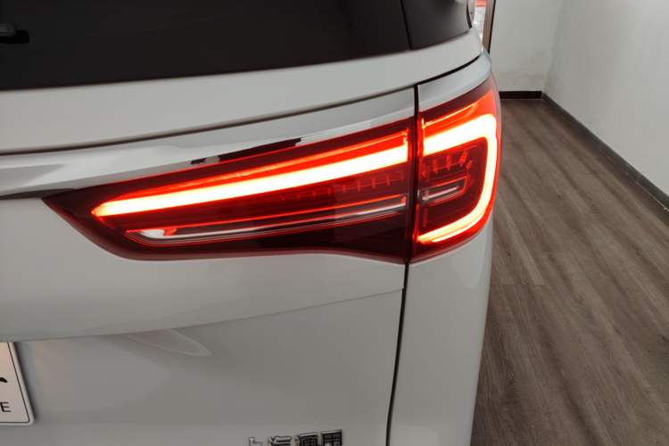 Used Buick GL8 2022 ES Landtrek 653T Comfort Edition Right Rear Taillight
