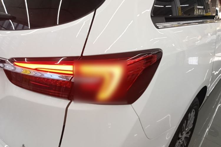 Used Buick GL8 2022 Land Business Class 652T Luxury Model Right Rear Taillight