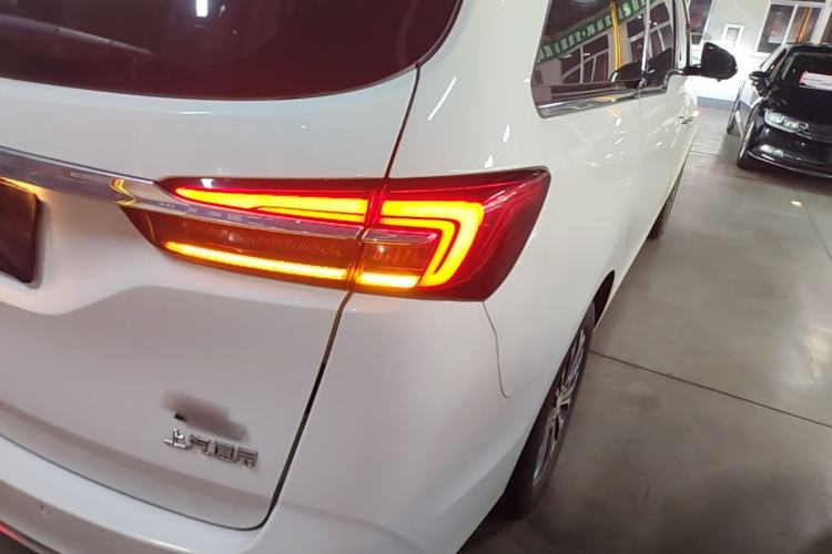 Used Buick GL8 2022 Land Cruiser Executive Class 652T Comfort Model Right Rear Taillight