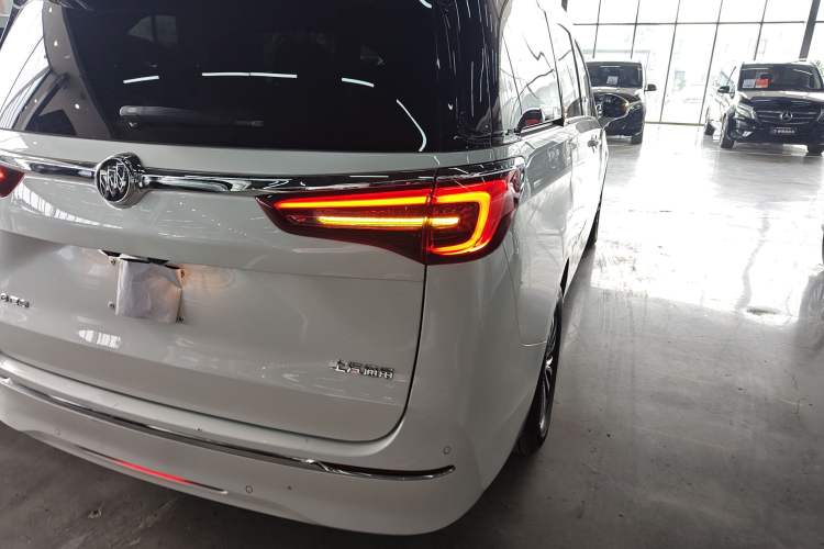 Used Buick GL8 2022 ES Landtrek 653T Luxury Edition Right Rear Taillight