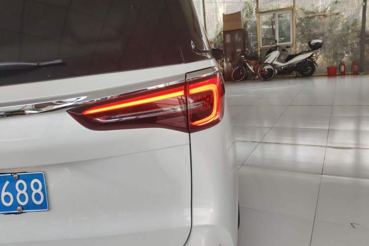 Used Buick GL8 2022 ES Landtrek 653T Comfort Edition Right Rear Taillight