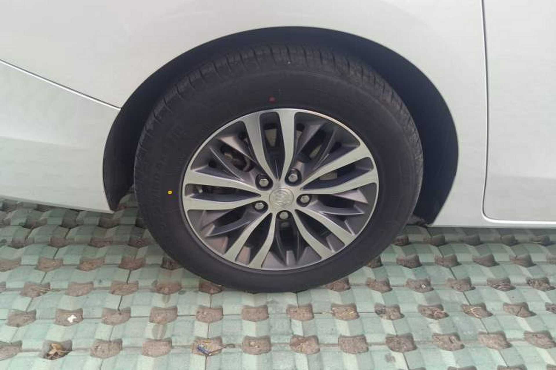 Used Buick GL8 2022 ES Landtrek 653T Luxury Edition Right Rear Wheel Hub