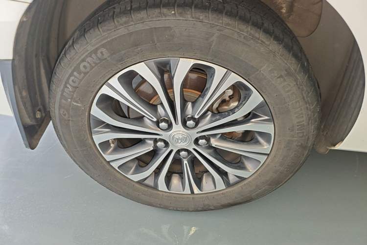 Used Buick GL8 2022 Land Business Class 652T Luxury Model Right Rear Wheel Hub