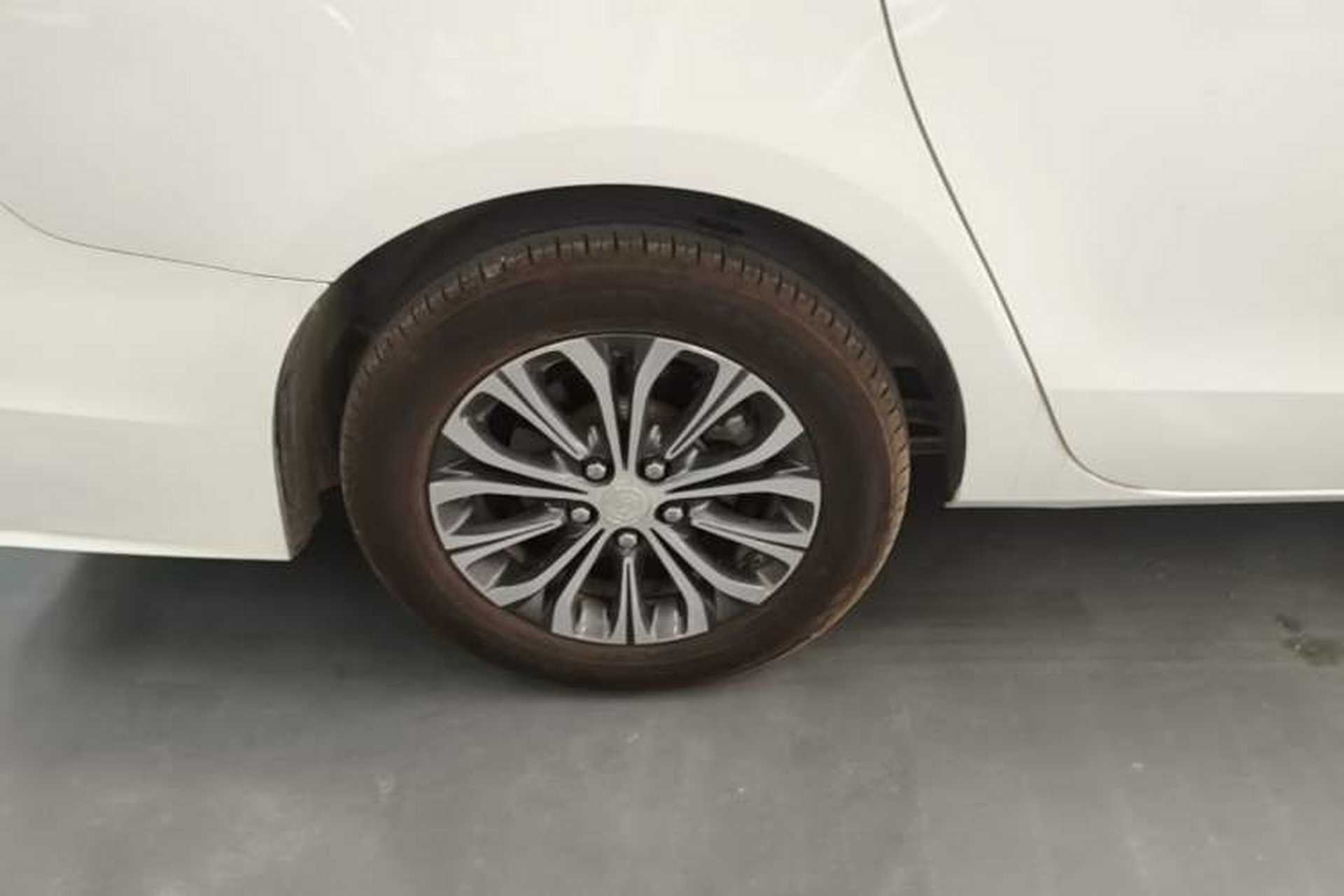 Used Buick GL8 2022 Land Cruiser Executive Class 652T Comfort Model Right Rear Wheel Hub