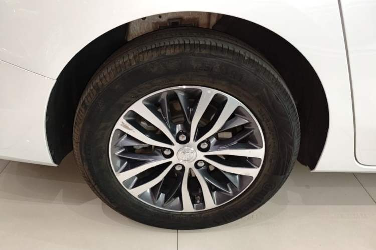 Used Buick GL8 2022 ES Landtrek 653T Luxury Edition Right Rear Wheel Hub