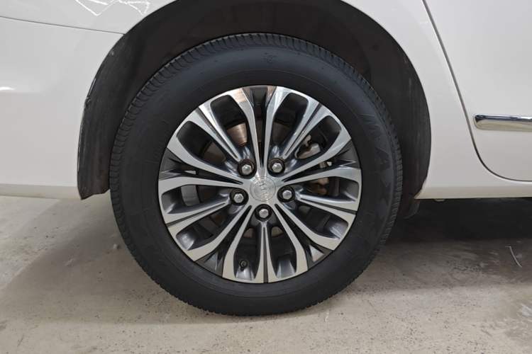 Used Buick GL8 2022 Land Executive Class 652T Prestige Model Right Rear Wheel Hub