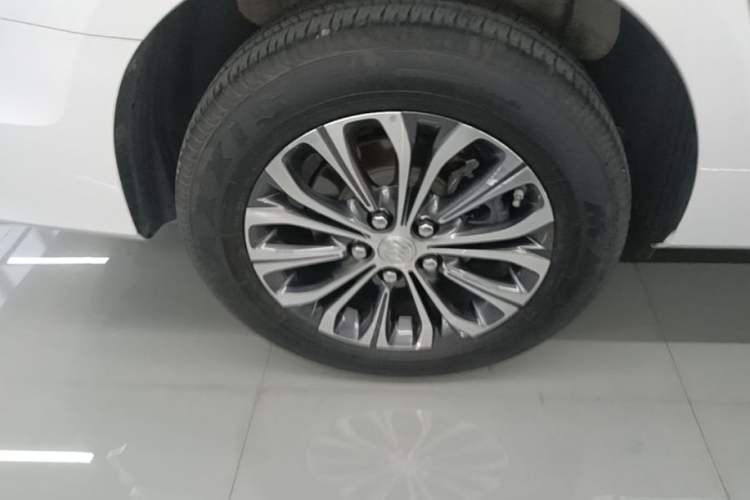 Used Buick GL8 2022 Land Business Class 652T Luxury Model Right Rear Wheel Hub