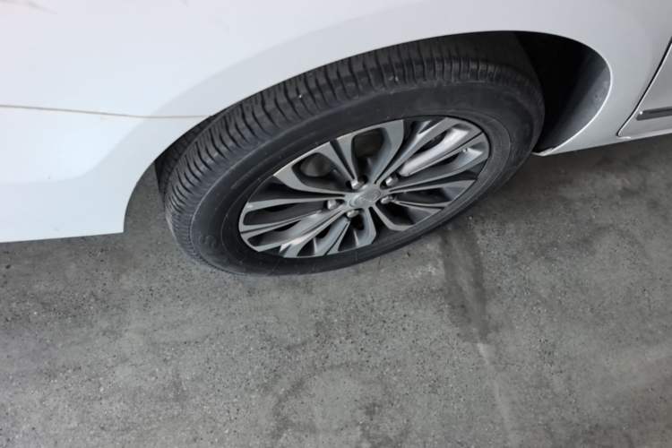 Used Buick GL8 2022 Land Executive Class 652T Prestige Model Right Rear Wheel Hub