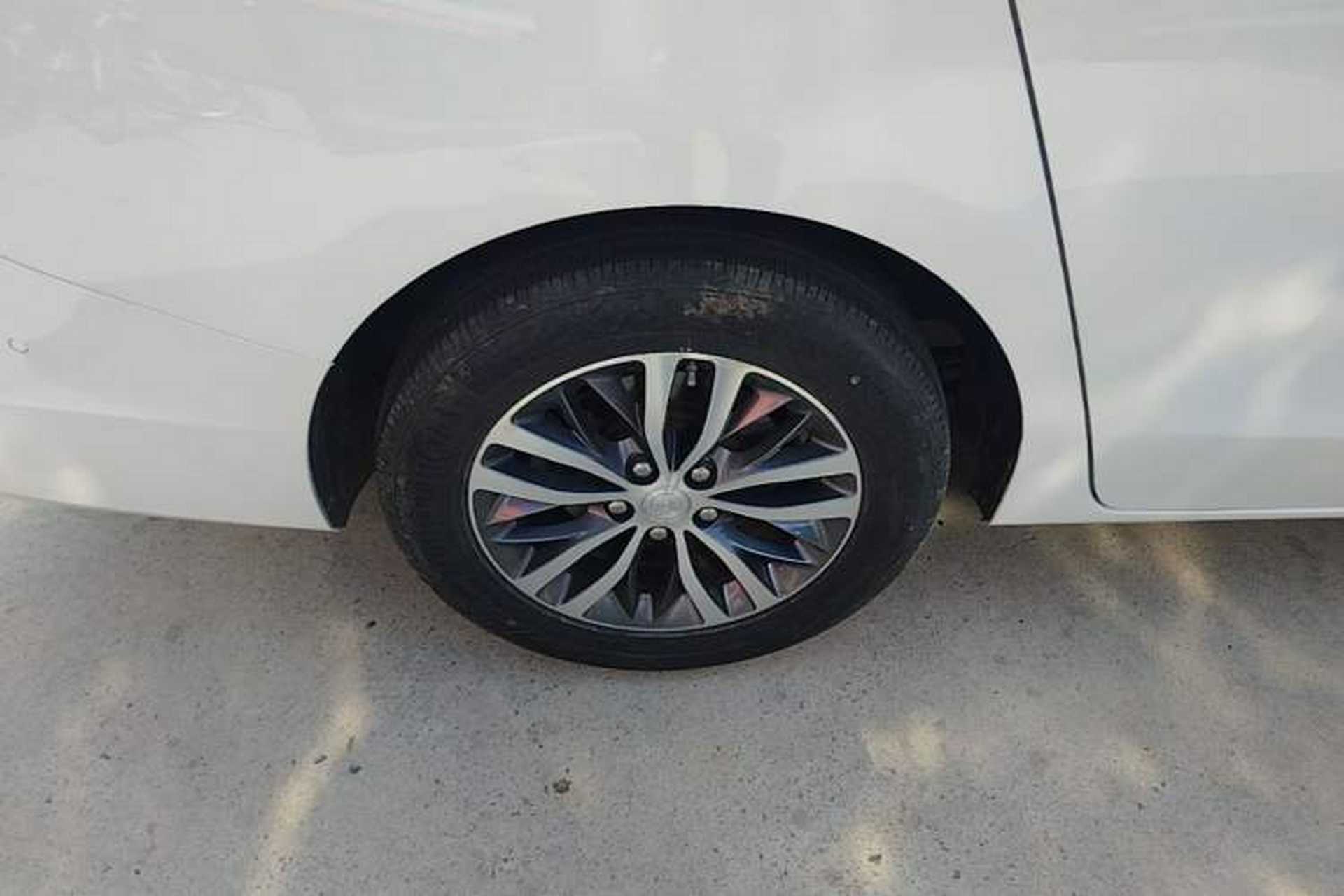 Used Buick GL8 2022 ES Landtrek 653T Luxury Edition Right Rear Wheel Hub