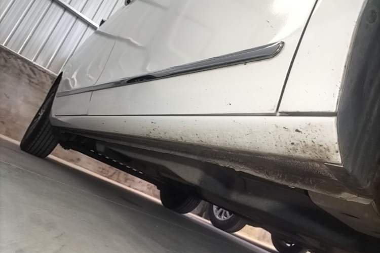 Used Buick GL8 2022 Land Business Class 652T Luxury Model Right Side Sill