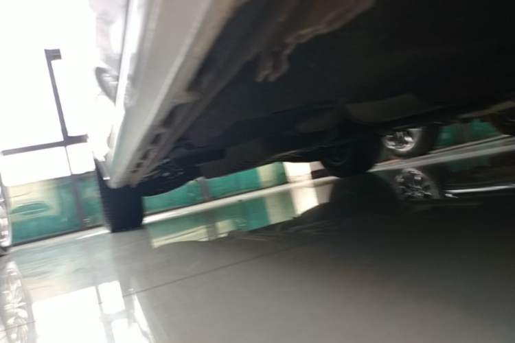 Used Buick GL8 2022 ES Landtrek 653T Luxury Edition Right Side Sill