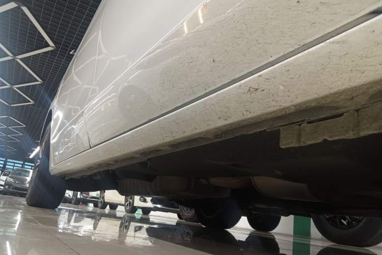 Used Buick GL8 2022 ES Land Cruiser 653T Luxury Model Right Side Sill