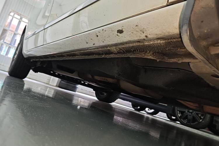 Used Buick GL8 2022 Land Business Class 652T Luxury Model Right Side Sill
