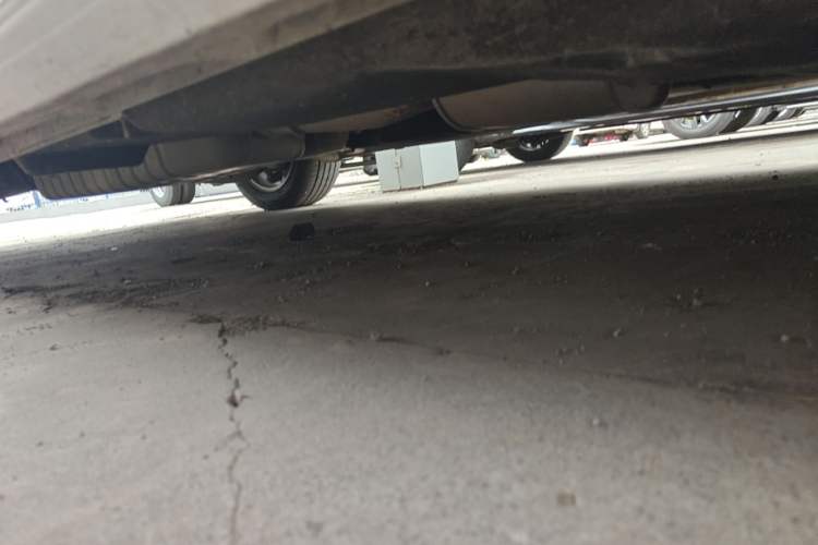 Used Buick GL8 2022 ES Landtrek 653T Comfort Edition Right Side Sill