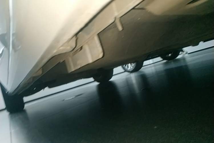 Used Buick GL8 2022 ES Landtrek 653T Luxury Edition Right Side Sill