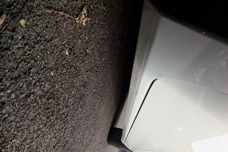 Used Buick GL8 2022 ES Landtrek 653T Comfort Edition Right Side Sill