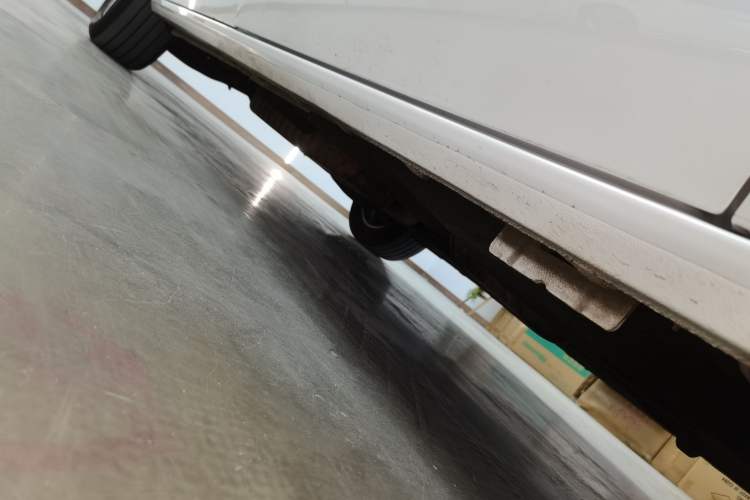 Used Buick GL8 2022 ES Landtrek 653T Comfort Edition Right Side Sill