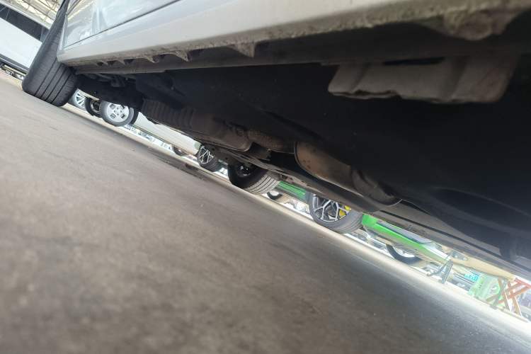 Used Buick GL8 2022 ES Landtrek 653T Comfort Edition Right Side Sill