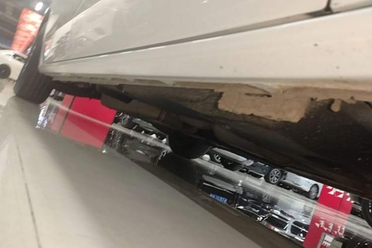 Used Buick GL8 2022 ES Landtrek 653T Comfort Edition Right Side Sill